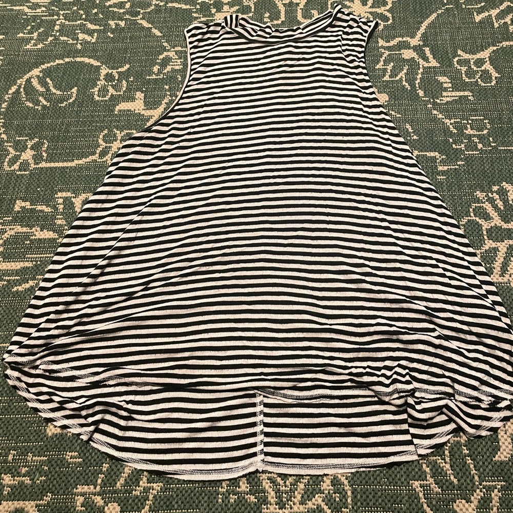 Pure & Good black and white striped flowy tank